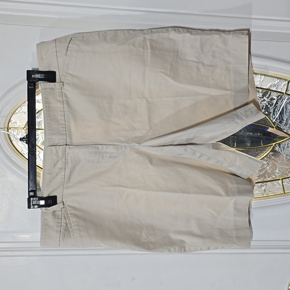 16 Pettite Perfect shorts Talbots, stretchy material